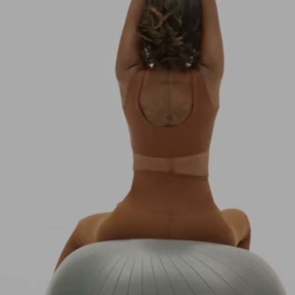 Everlane the perform bra - Picture 6 of 6